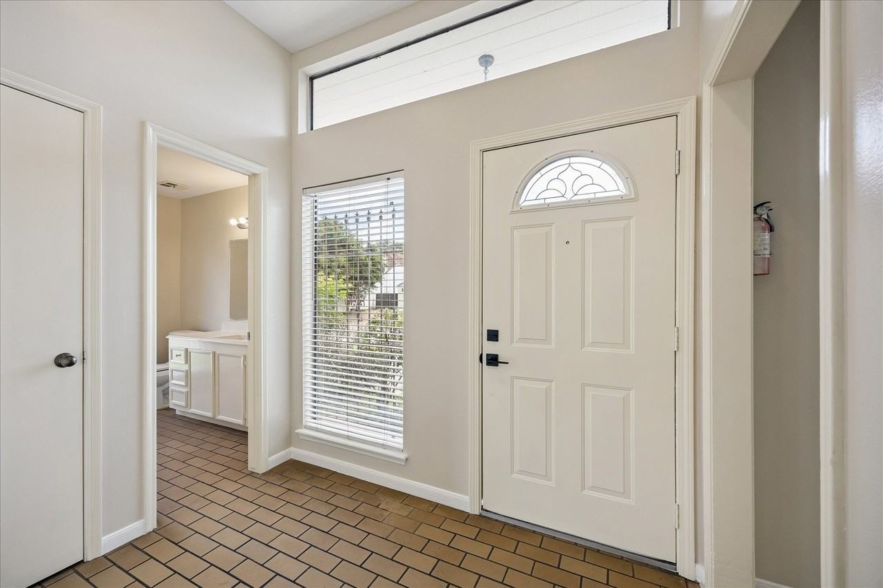 8018 Cobblefield Ln - Photo 6 of 20