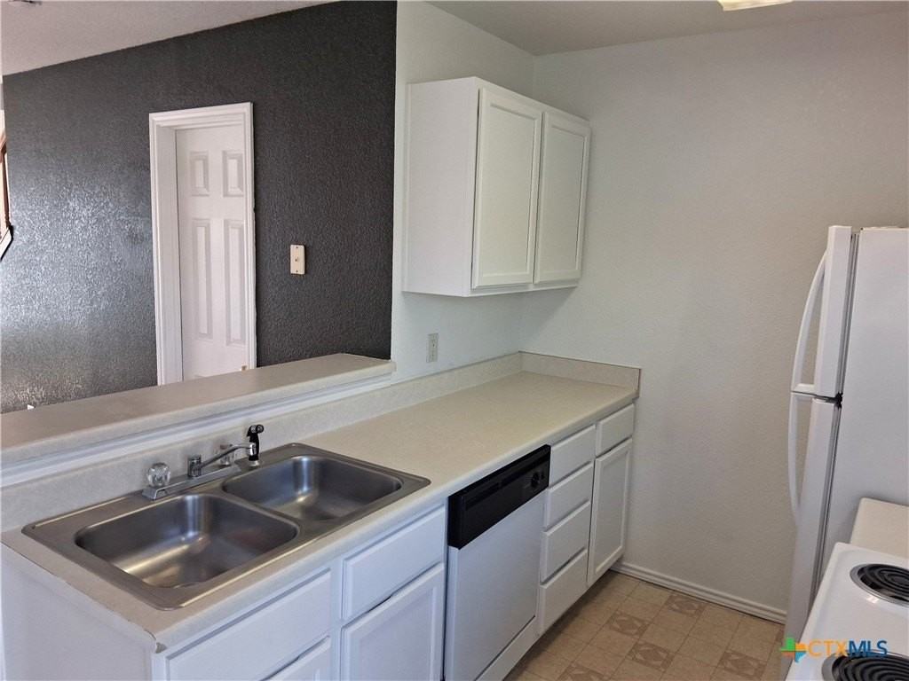 5803 Redstone Dr #B - Photo 7 of 11