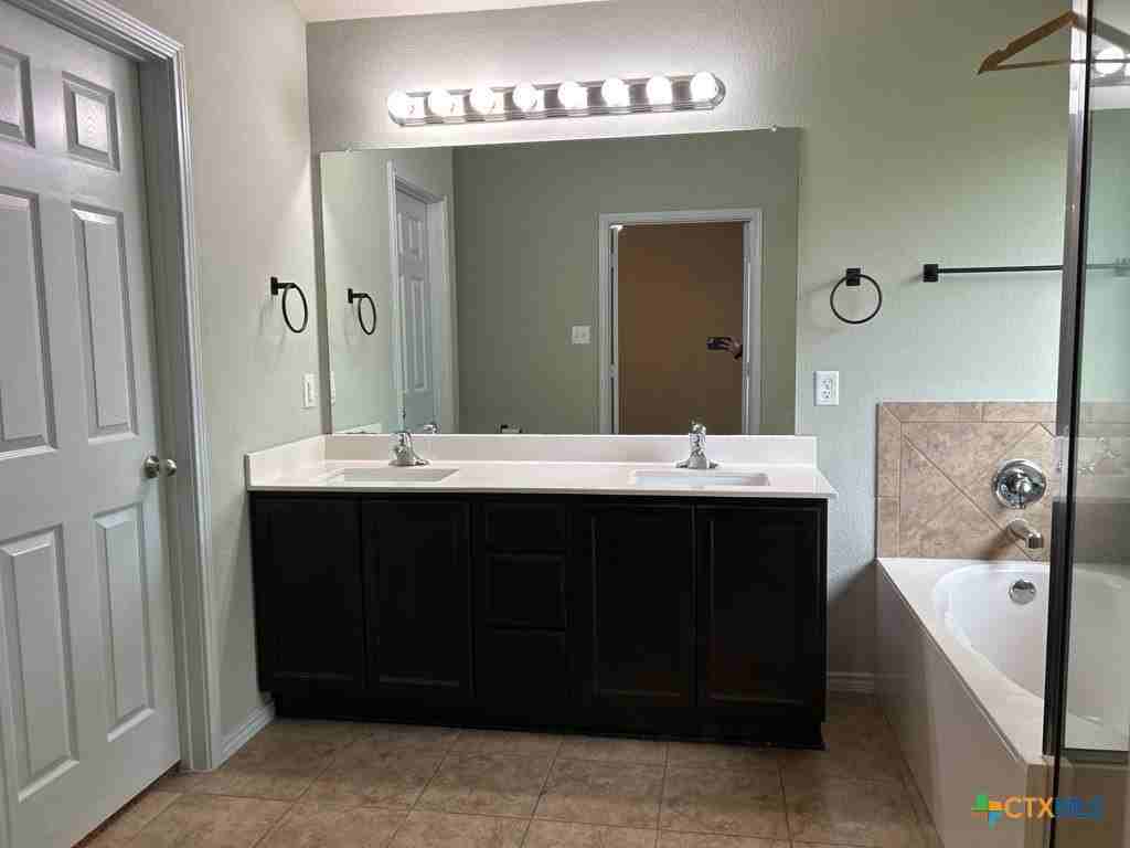 6405 Clear Brook Dr - Photo 5 of 9
