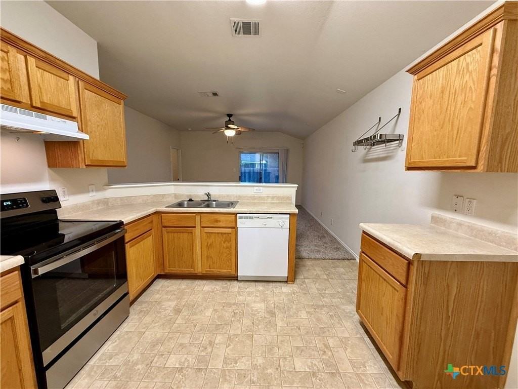3235 Blue Jay Dr - Photo 4 of 22