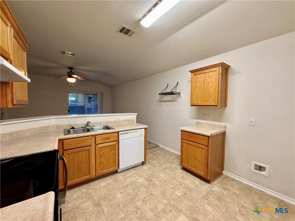 3235 Blue Jay Dr - Photo 5 of 22