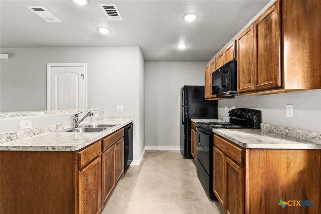 304 Blair St #B - Photo 4 of 11