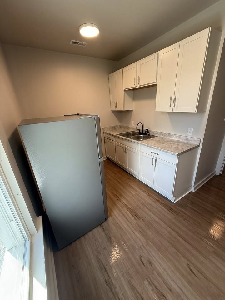 154 Luck Ave #1-2 - Photo 6 of 7