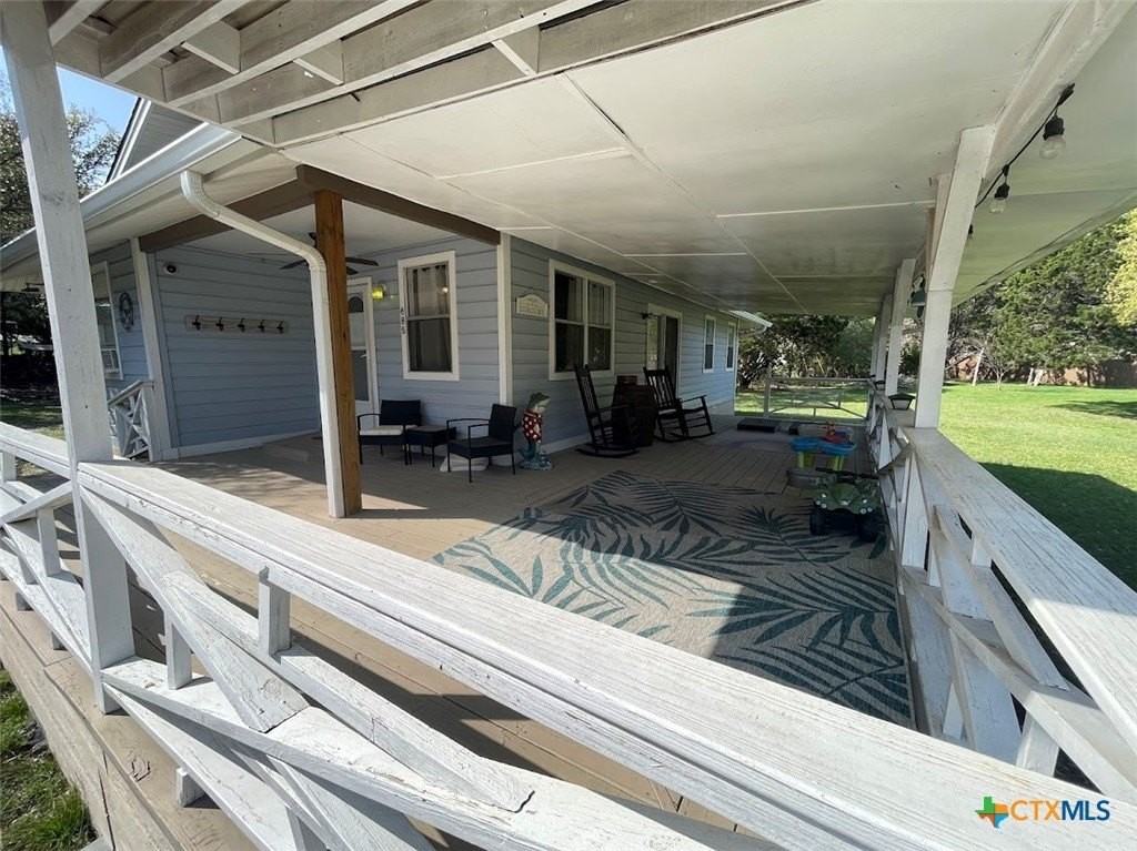 685 Eastview Dr - Photo 5 of 25