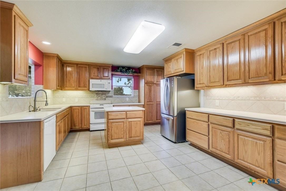 7 Brenda Ln - Photo 6 of 20