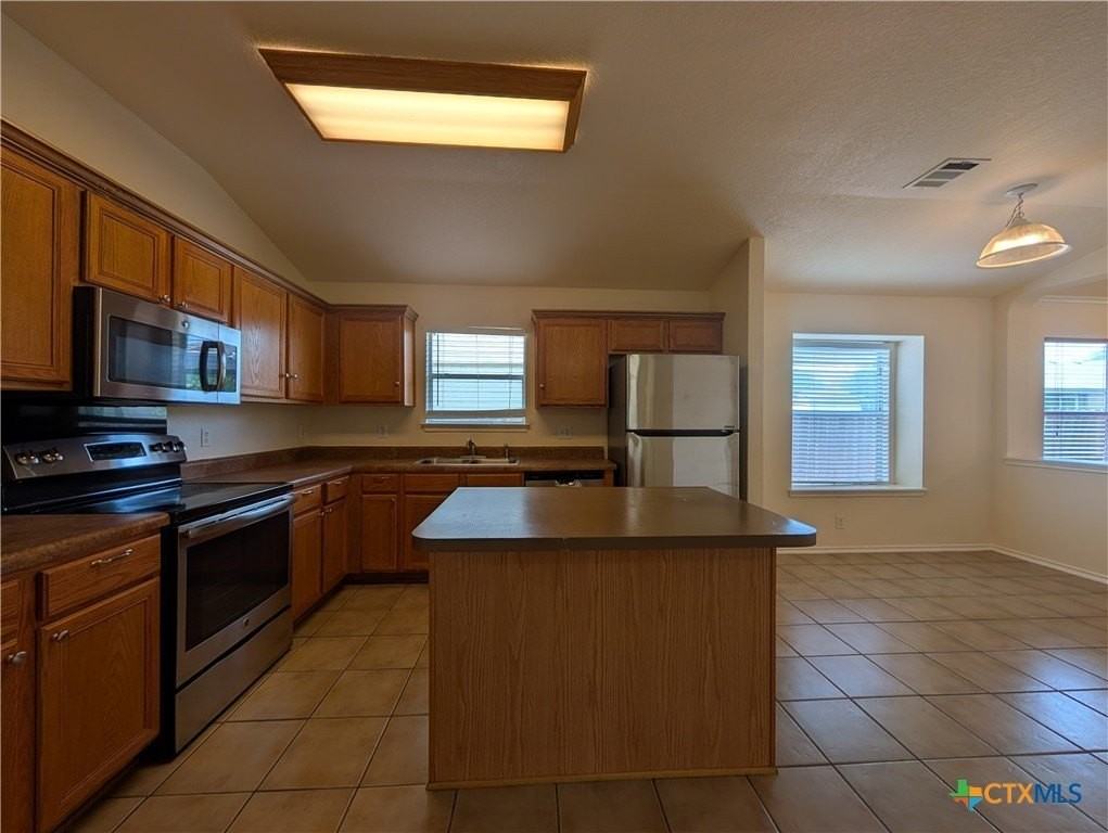 268 Goliad Dr - Photo 4 of 31