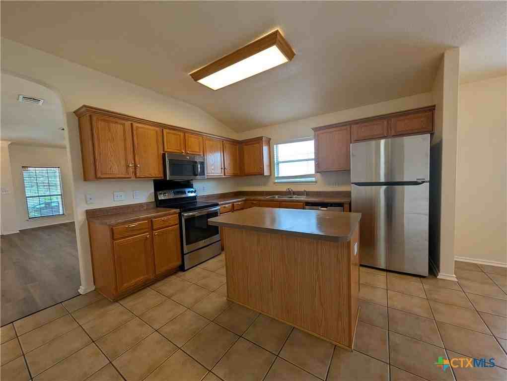 268 Goliad Dr - Photo 5 of 31