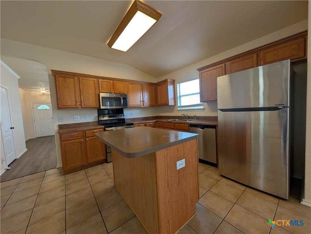 268 Goliad Dr - Photo 6 of 31