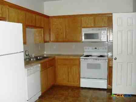 2914 Ashley Dr #2916 - Photo 3 of 7