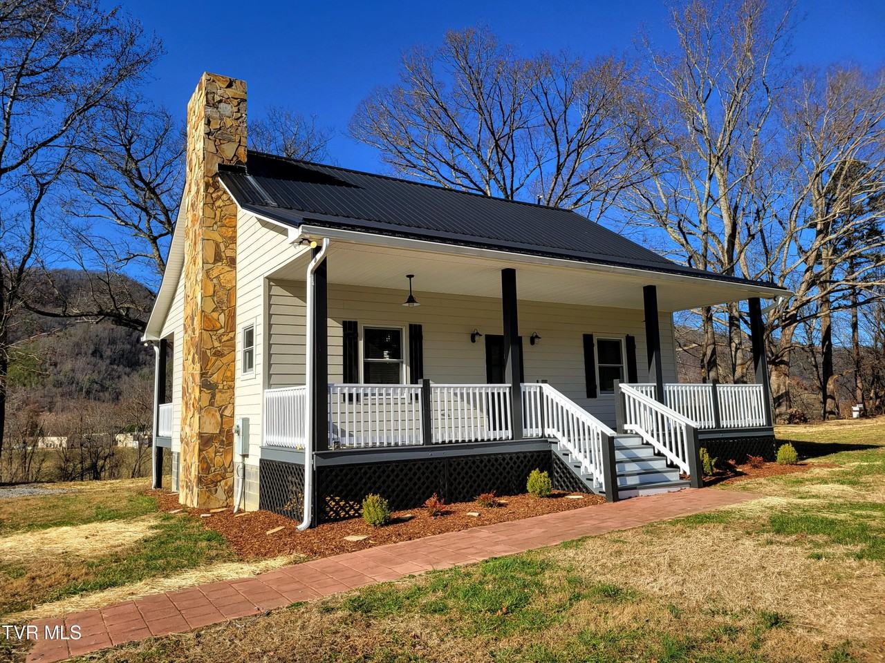 109 Carey Ln