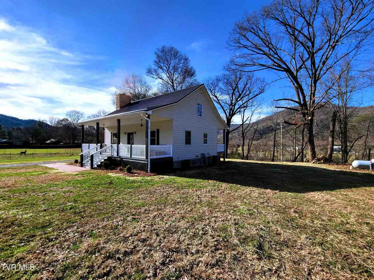 109 Carey Ln - Photo 4 of 22