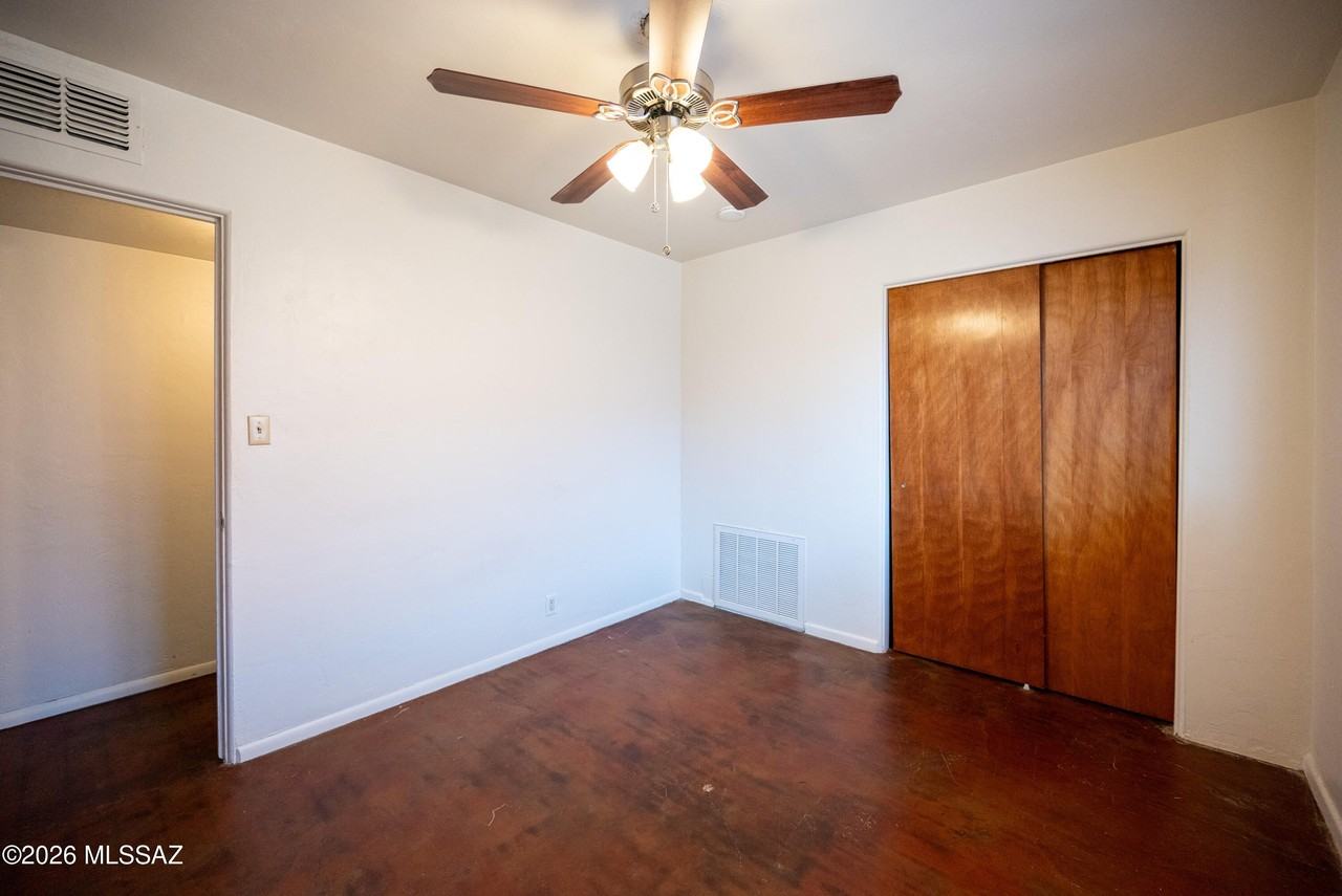 1732 N Campbell Ave - Photo 6 of 17