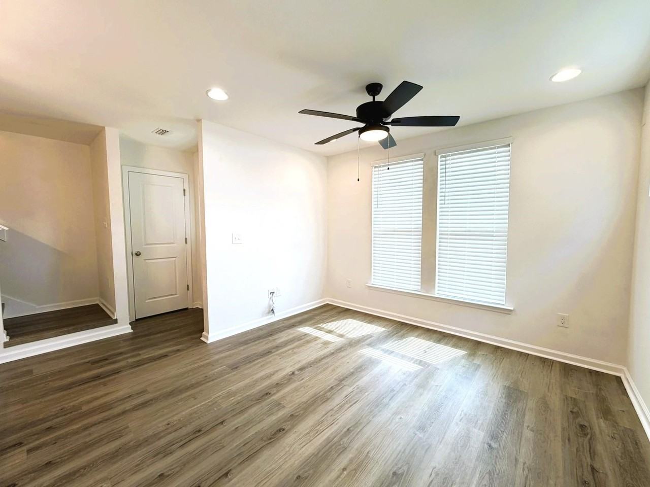 3734 Meadow Vista Ln - Photo 4 of 33