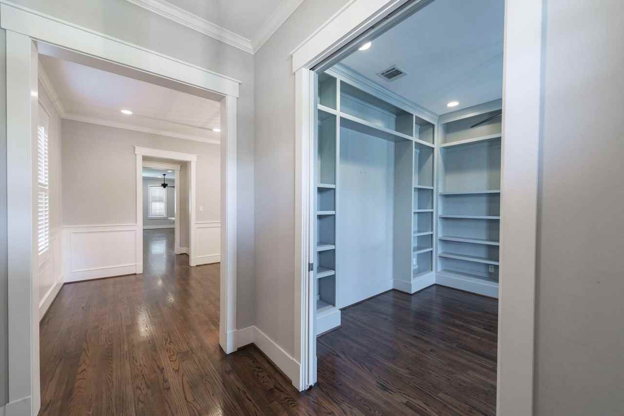 734 Allston St - Photo 2 of 28