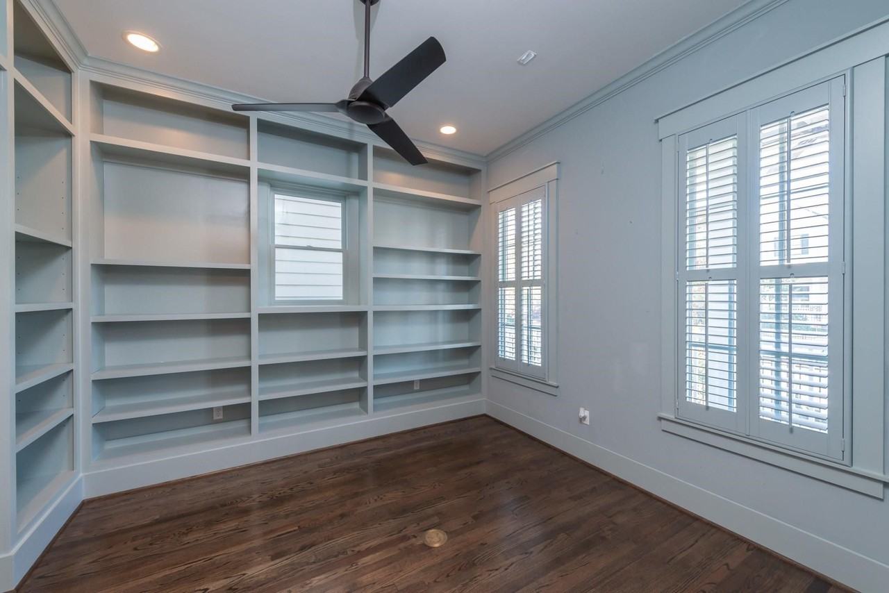 734 Allston St - Photo 3 of 28