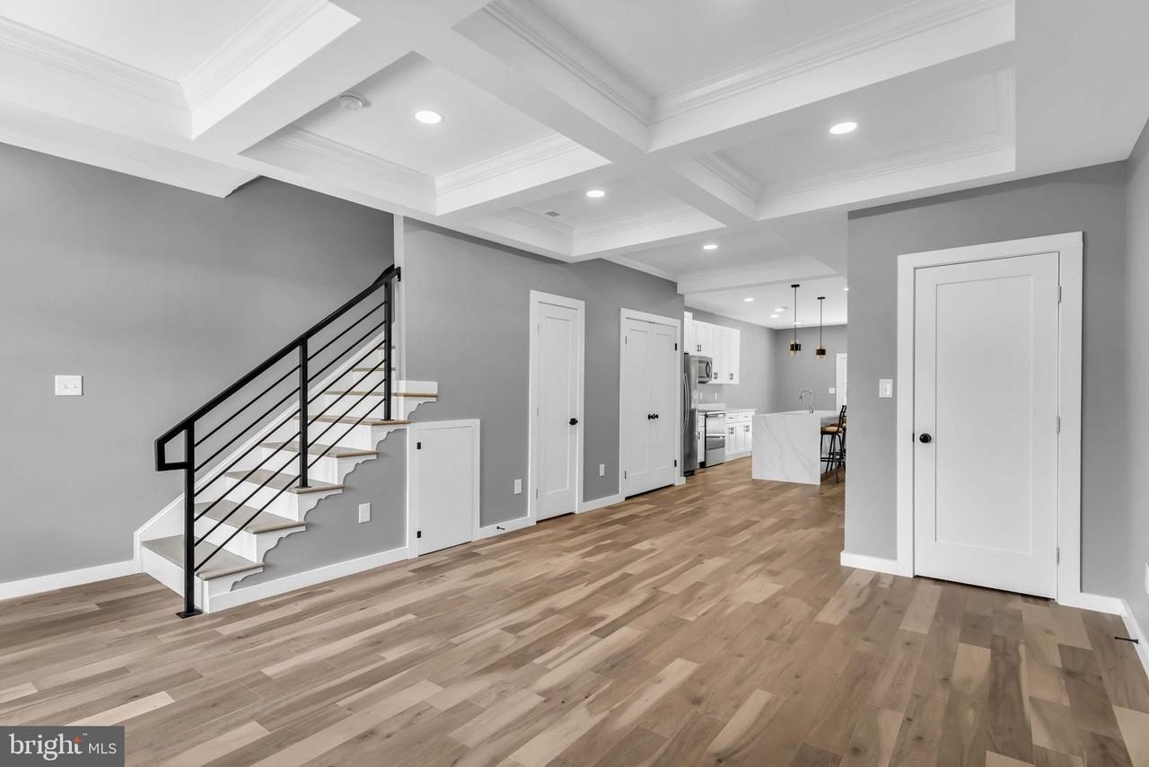 1505 W St Se #1 - Photo 3 of 22