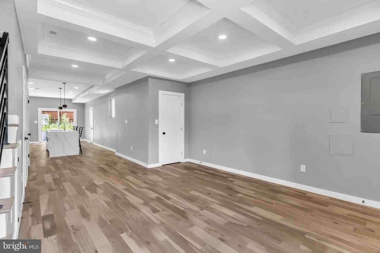 1505 W St Se #1 - Photo 4 of 22