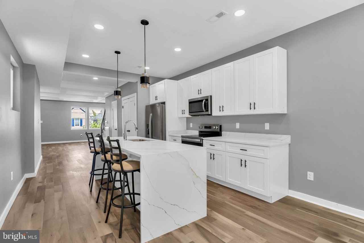1505 W St Se #1 - Photo 7 of 22