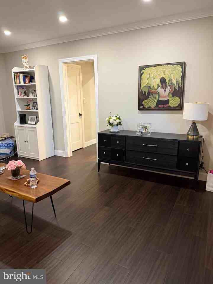 939 Longfellow St Nw #103 - Photo 2 of 11