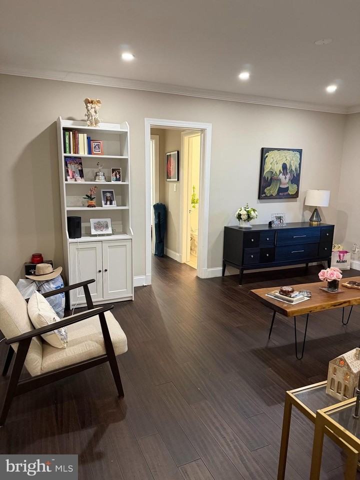 939 Longfellow St Nw #103 - Photo 3 of 11