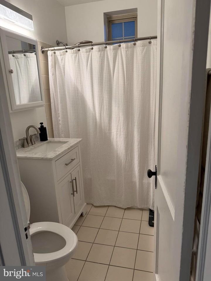 939 Longfellow St Nw #103 - Photo 7 of 11