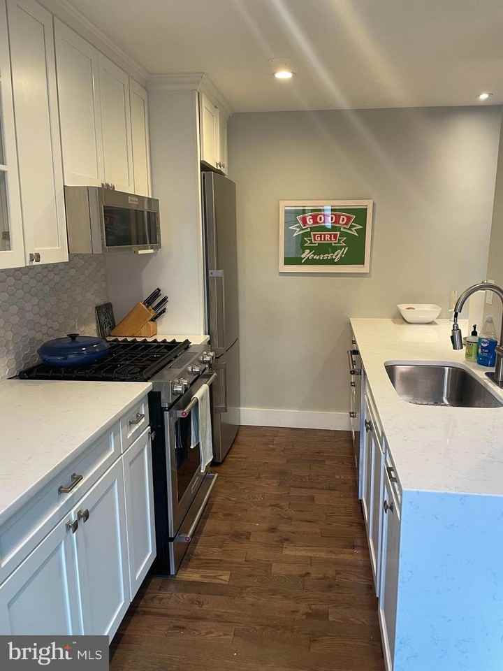 1601 18th St Nw #307 - Photo 3 of 12