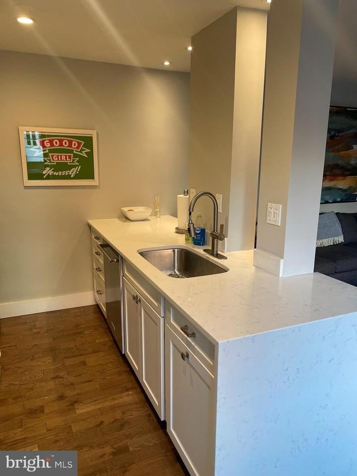 1601 18th St Nw #307 - Photo 4 of 12