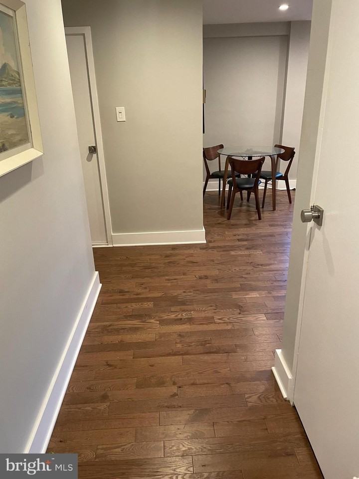 1601 18th St Nw #307 - Photo 5 of 12