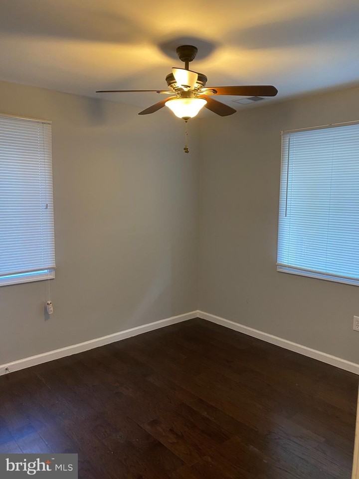 1216 Savannah Pl Se - Photo 5 of 17