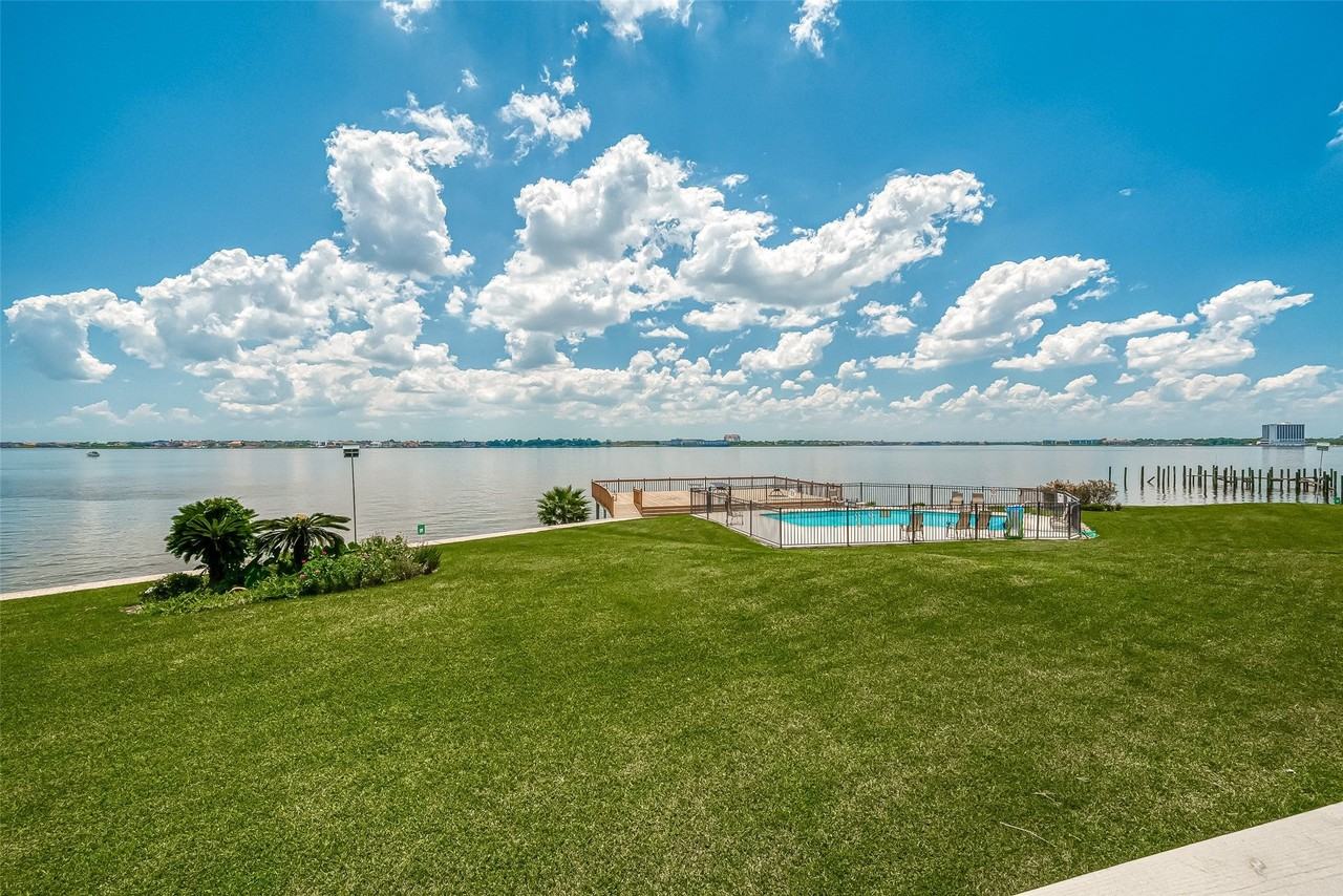 10 Mariner Village Dr - Photo 2 of 43