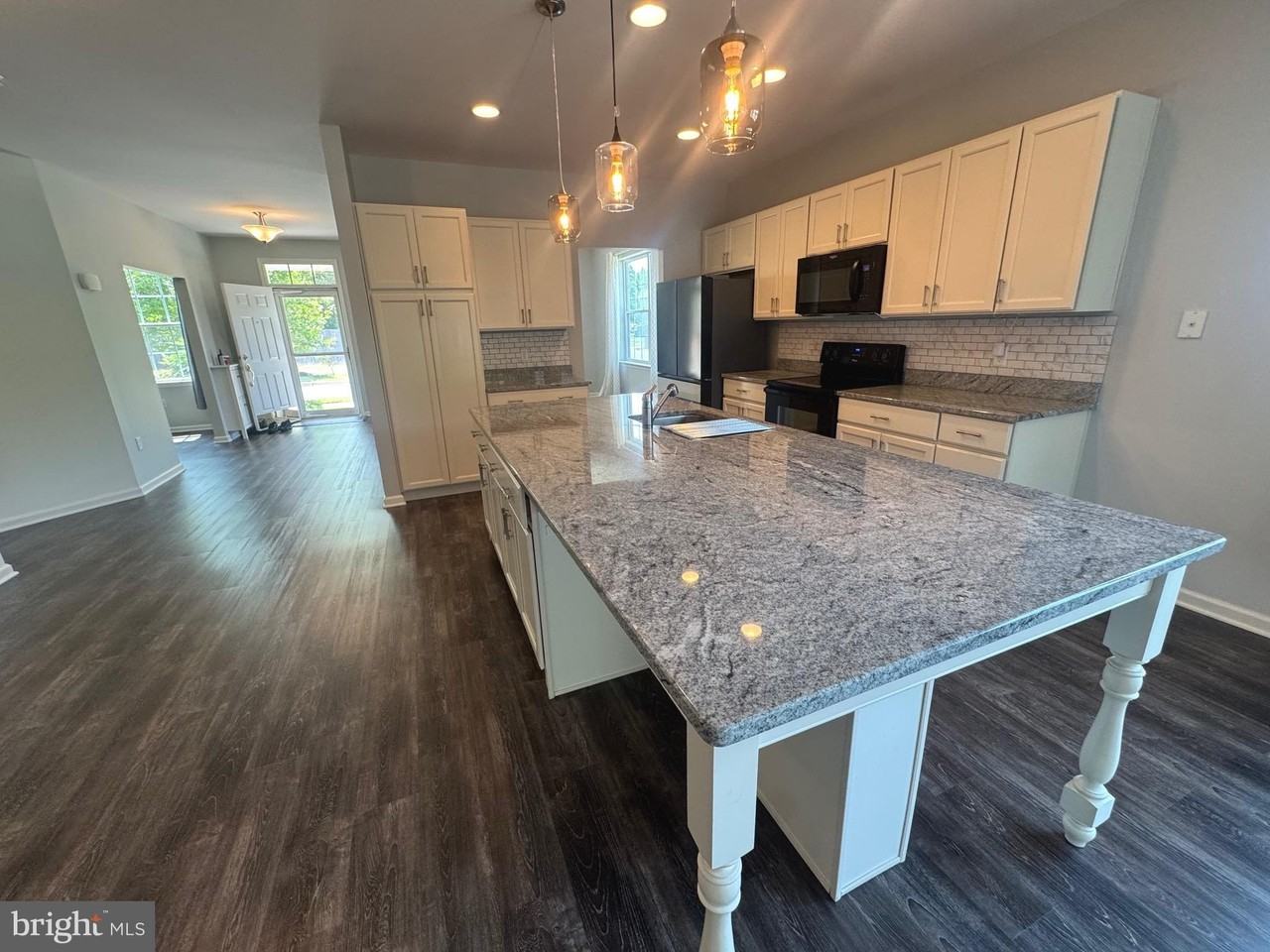 148 Grissom Dr - Photo 4 of 48