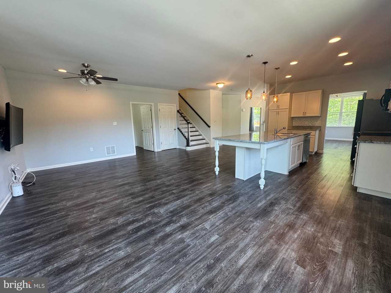 148 Grissom Dr - Photo 5 of 48