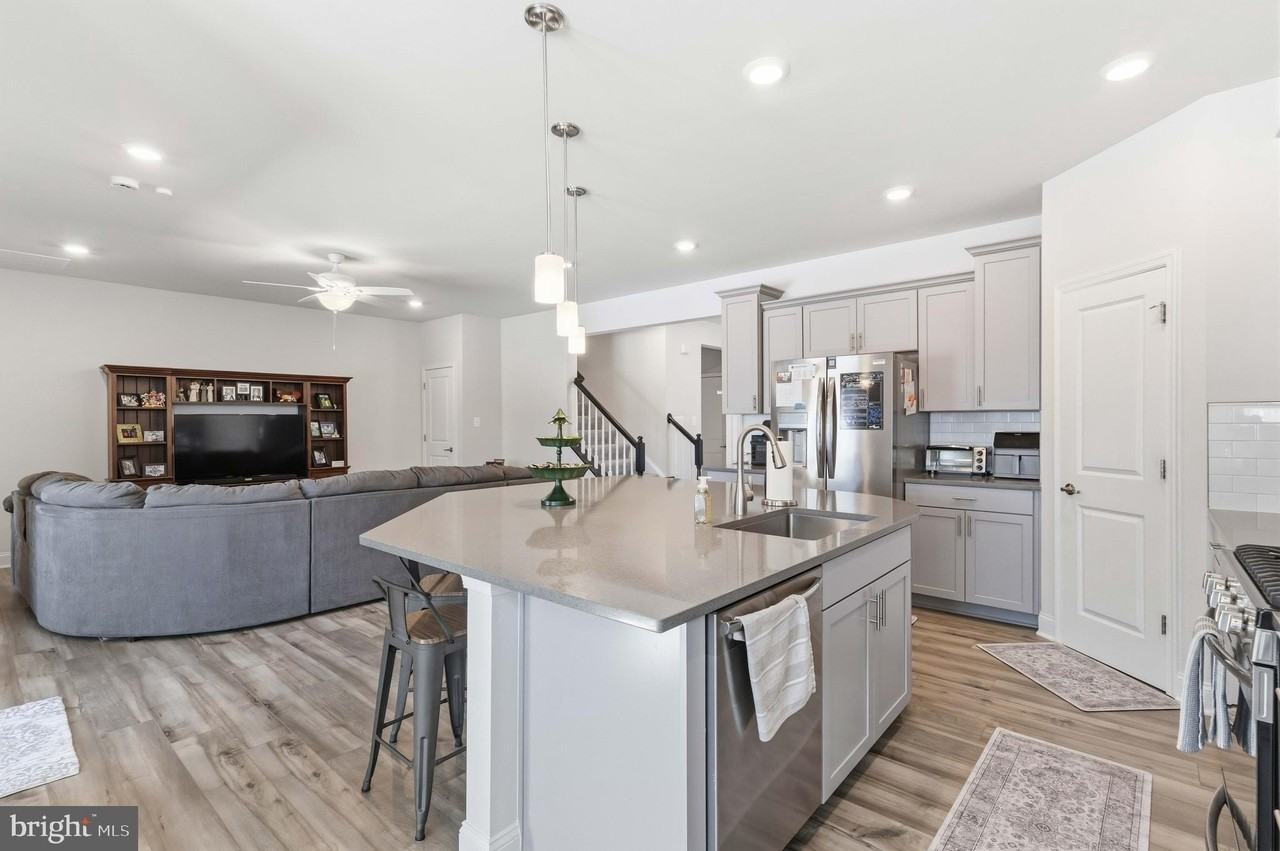 31314 Burke Ct - Photo 3 of 13