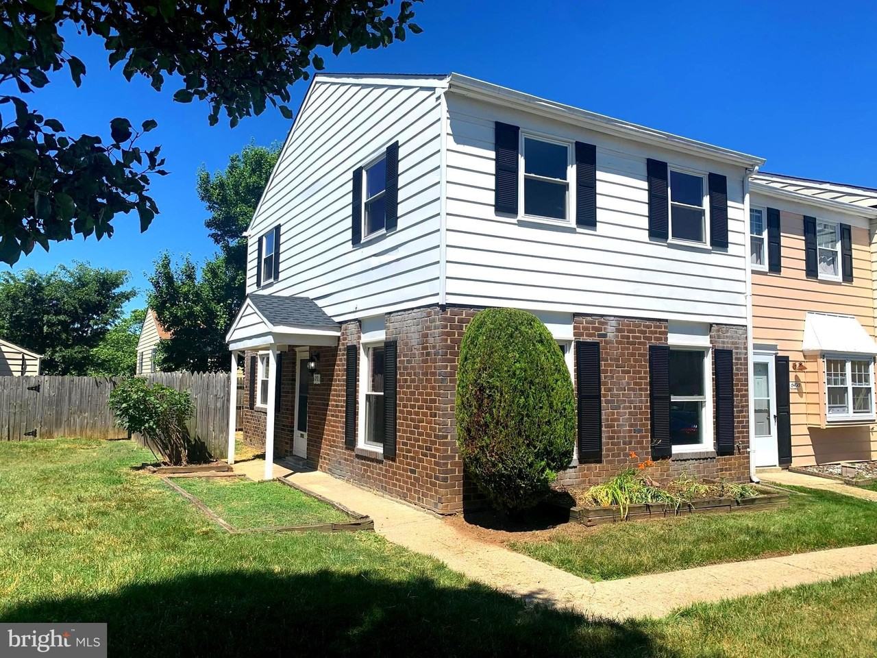 6401 Jefferson Pl - Photo 2 of 33