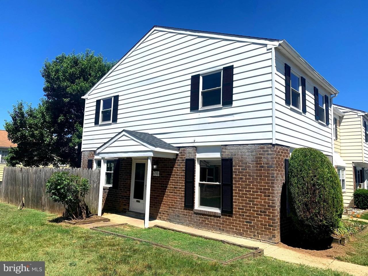6401 Jefferson Pl - Photo 3 of 33