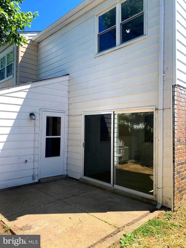 6401 Jefferson Pl - Photo 4 of 33