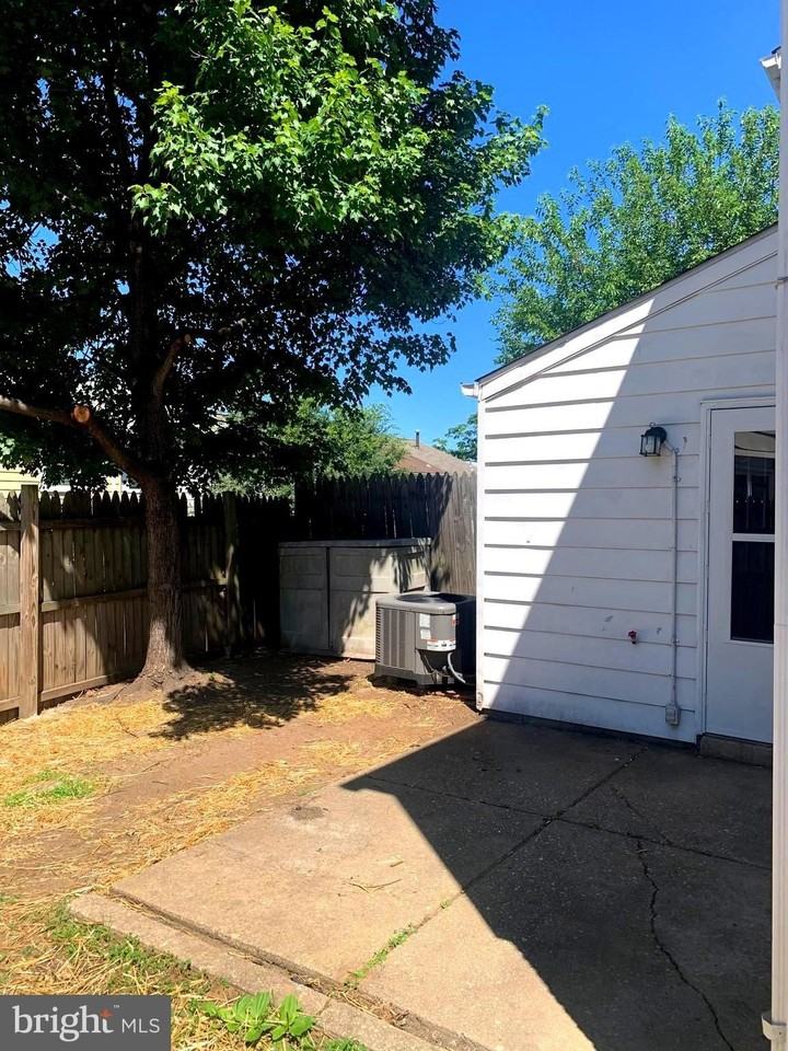 6401 Jefferson Pl - Photo 5 of 33