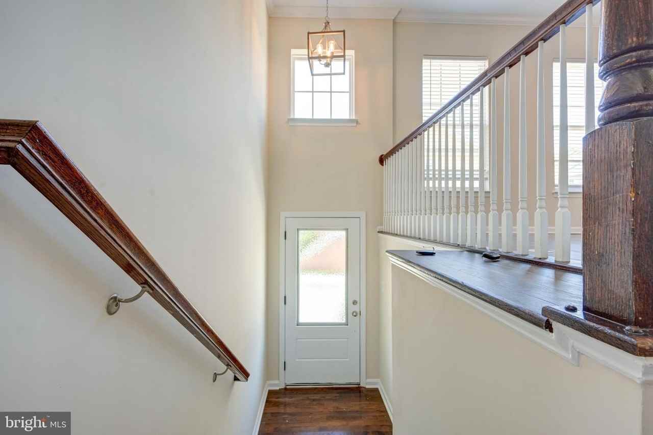 7827 Crystal Brook Way - Photo 3 of 40