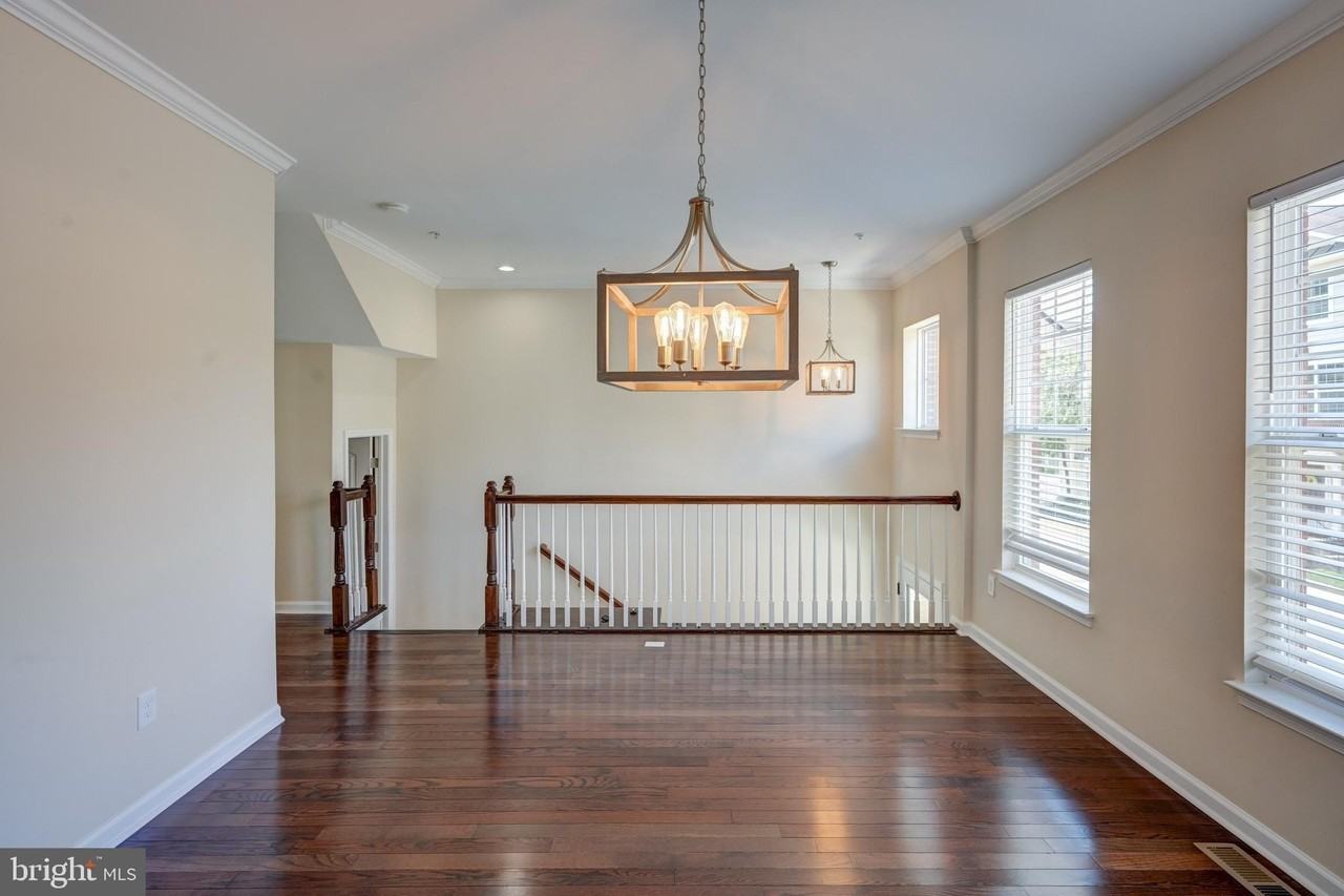 7827 Crystal Brook Way - Photo 6 of 40