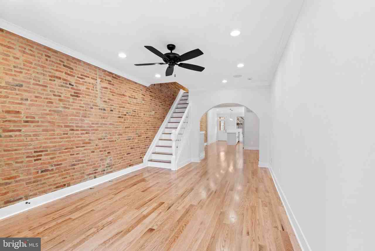 1434 Marshall St - Photo 5 of 40