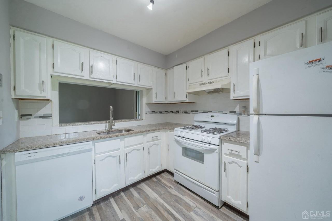 1612 Woodbridge Commons Way - Photo 4 of 19