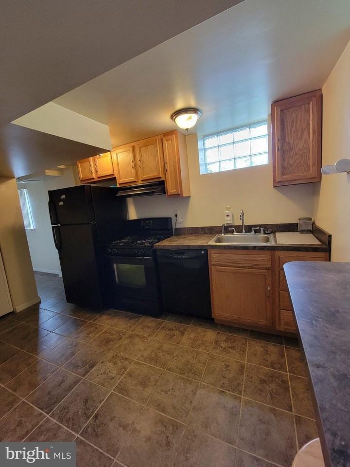 203 Linden Ave #B - Photo 3 of 3
