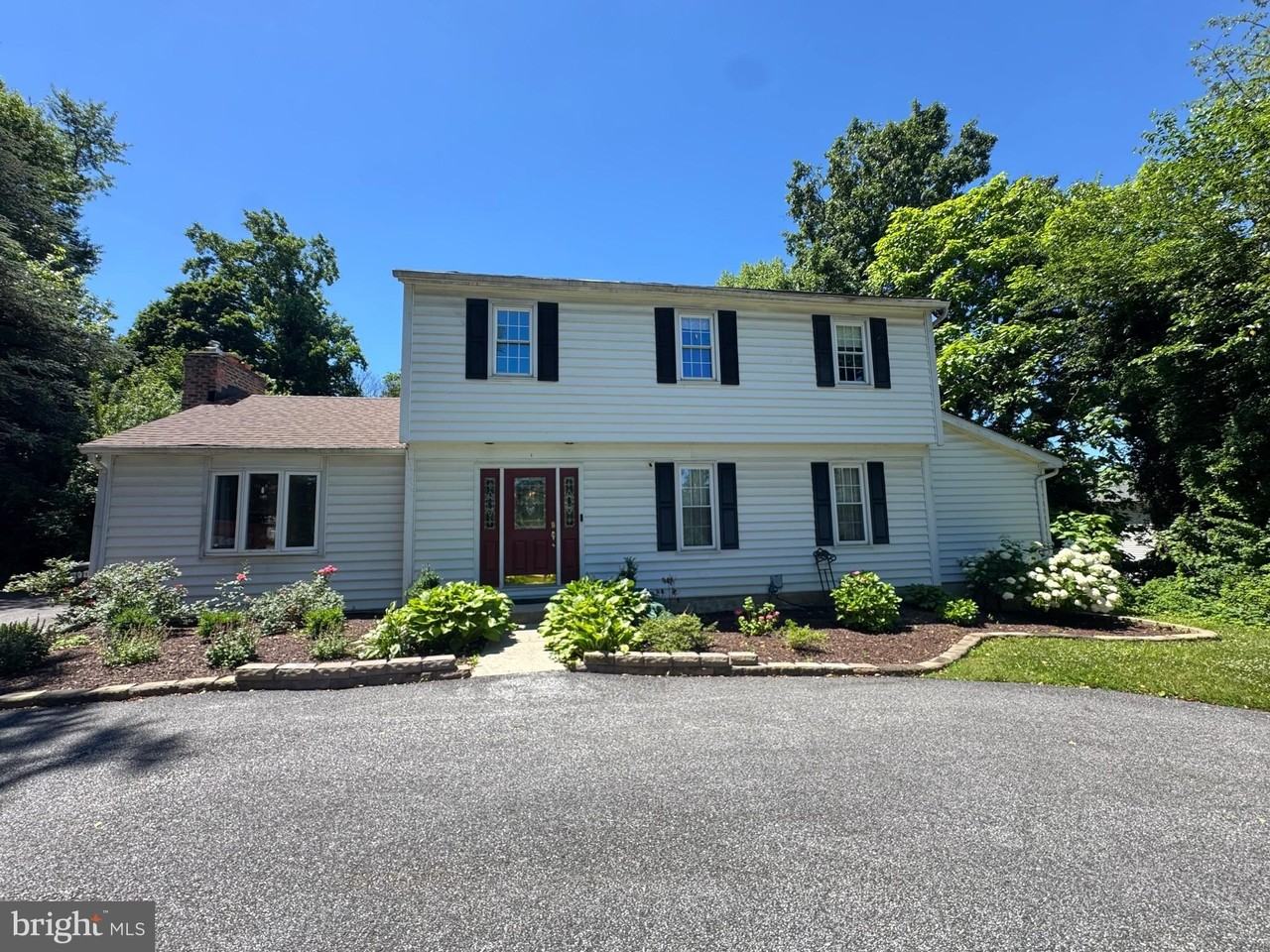 317 W Seminary Ave - Photo 2 of 40