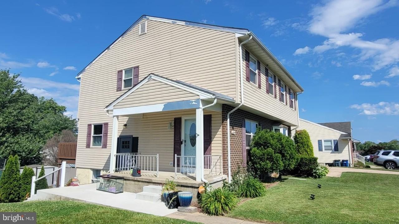 4236 Slater Ave - Photo 3 of 17