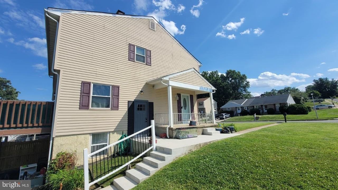 4236 Slater Ave - Photo 6 of 17