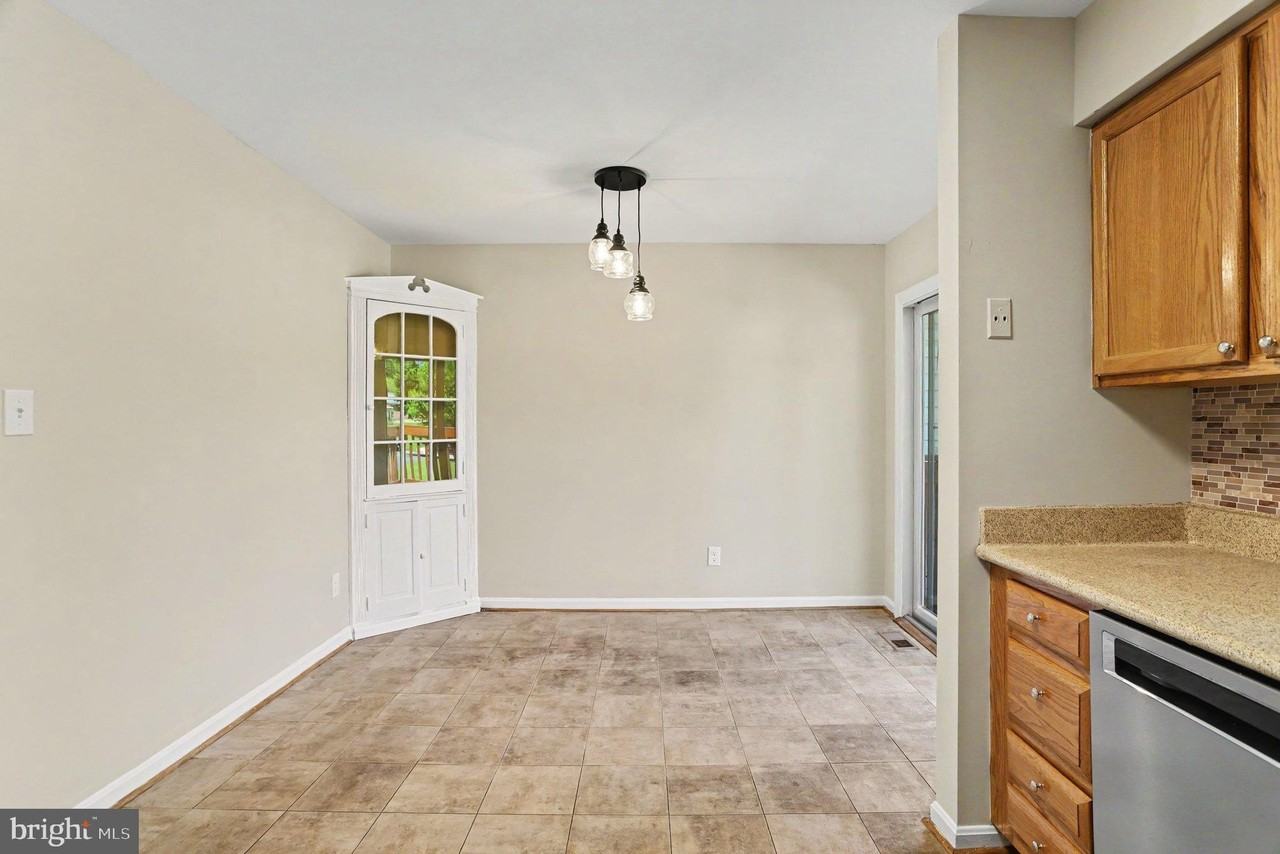 32 Tameron Pl - Photo 7 of 39