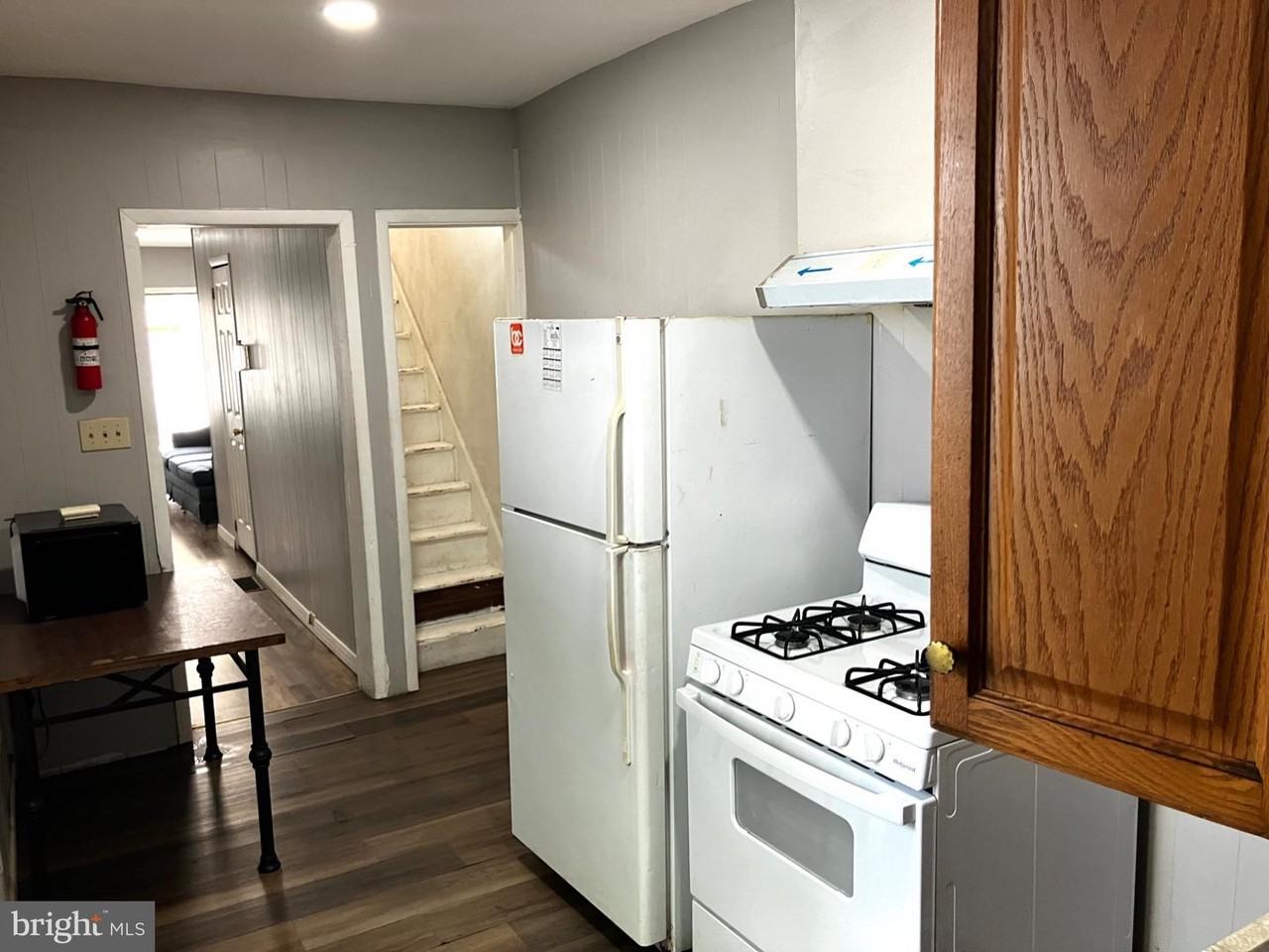 437 Linden St - Photo 7 of 12