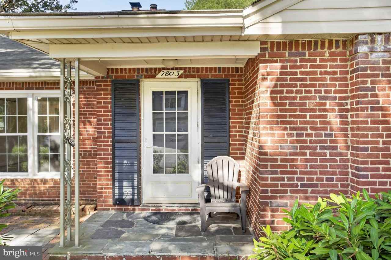 7803 Marbury Rd - Photo 4 of 26