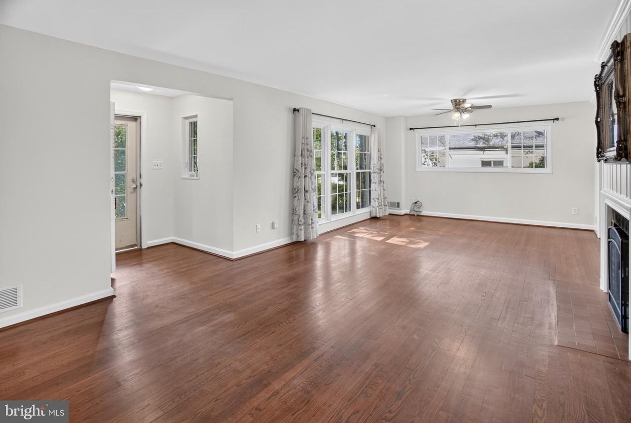 7803 Marbury Rd - Photo 6 of 26