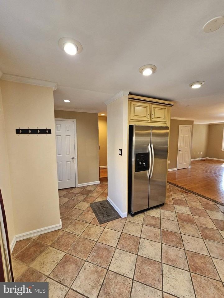 10218 Arizona Cir #16 - Photo 3 of 25